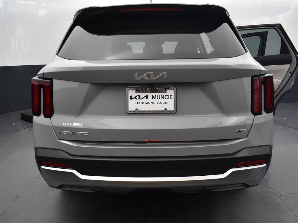 new 2025 Kia Sorento car, priced at $36,137