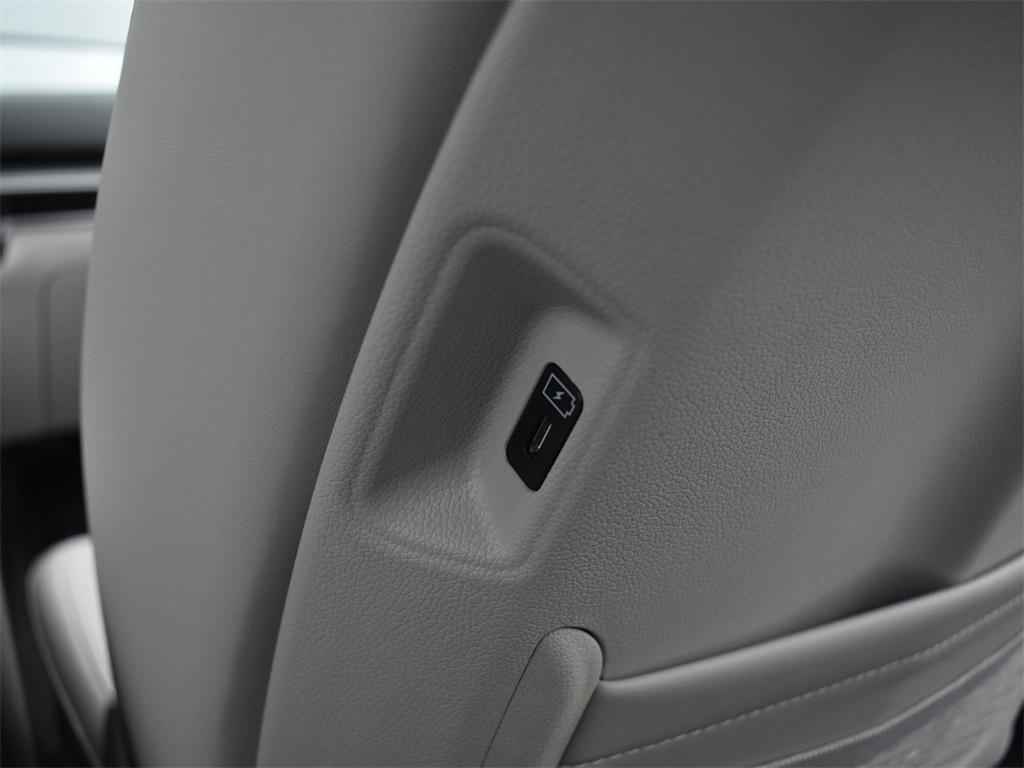 new 2025 Kia Sorento car, priced at $36,137