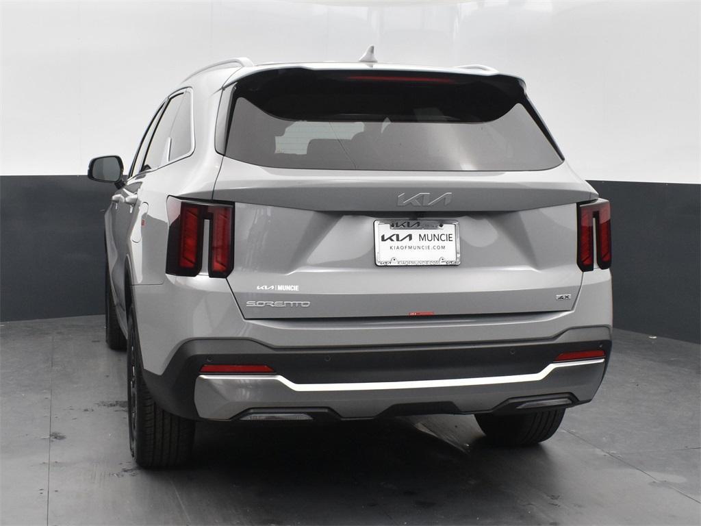 new 2025 Kia Sorento car, priced at $36,137