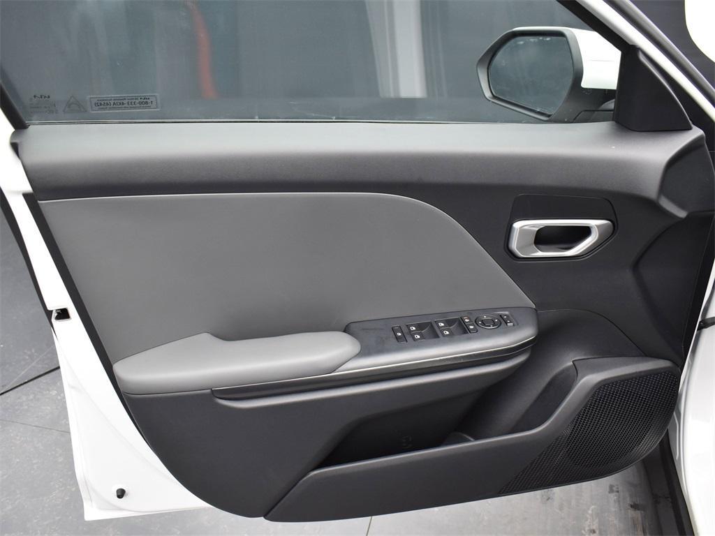 new 2025 Kia Niro car, priced at $27,323
