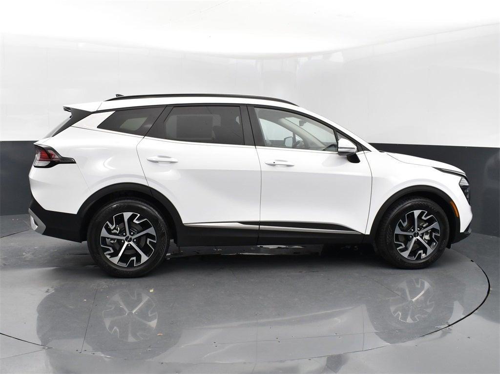 new 2025 Kia Sportage car, priced at $32,010