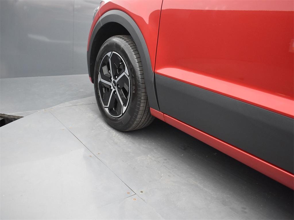 new 2025 Kia Niro car, priced at $27,736