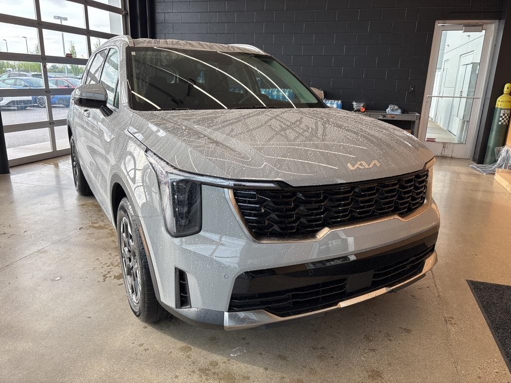 new 2025 Kia Sorento car, priced at $34,697