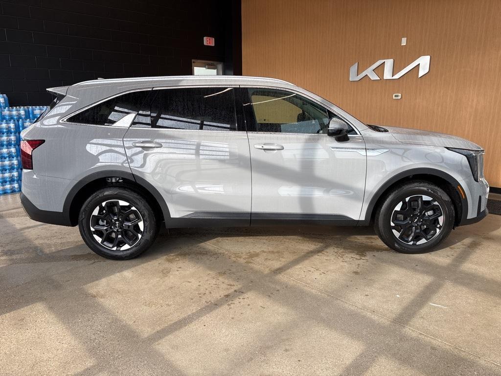 new 2025 Kia Sorento car, priced at $34,697