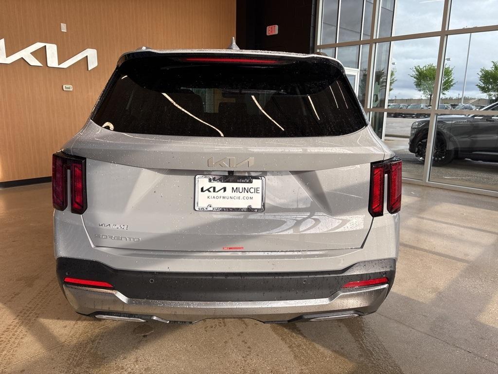 new 2025 Kia Sorento car, priced at $34,697