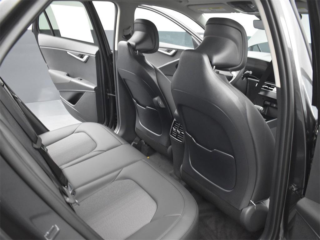 new 2025 Kia Niro car, priced at $30,029