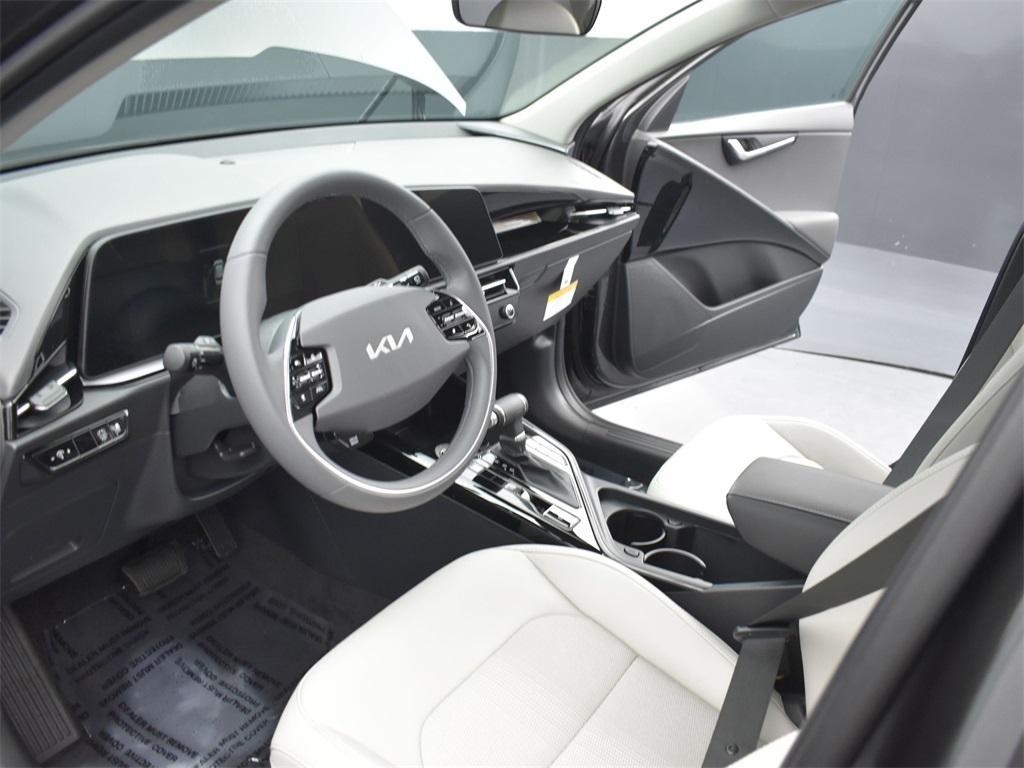 new 2025 Kia Niro car, priced at $29,784