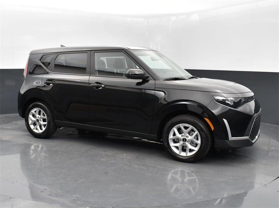 new 2025 Kia Soul car, priced at $20,336