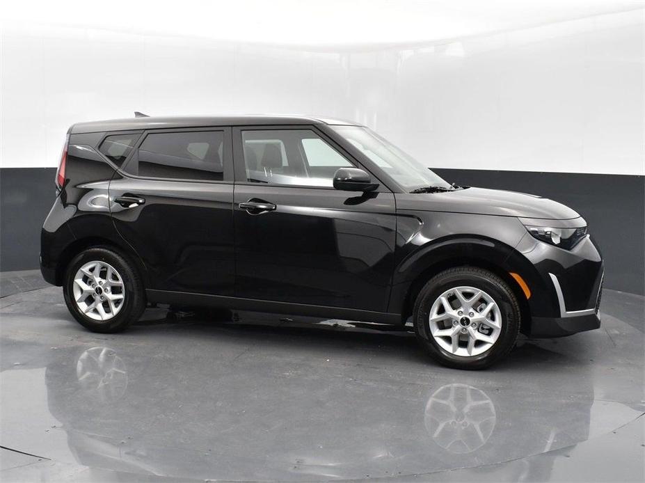 new 2025 Kia Soul car, priced at $20,336