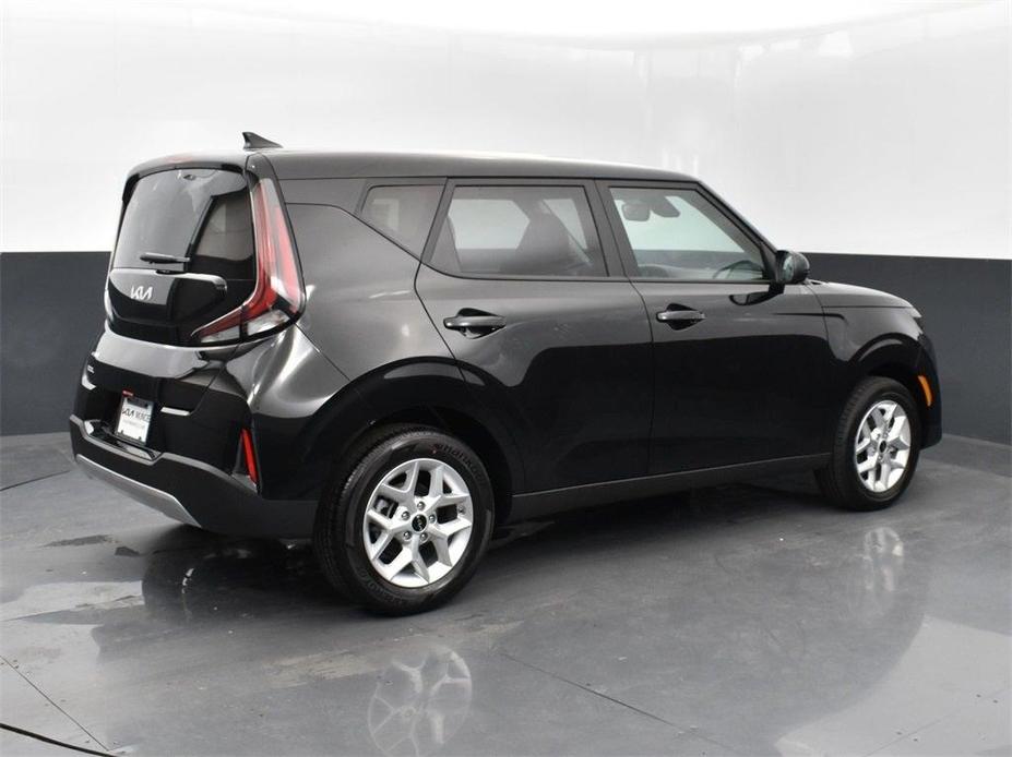 new 2025 Kia Soul car, priced at $20,336