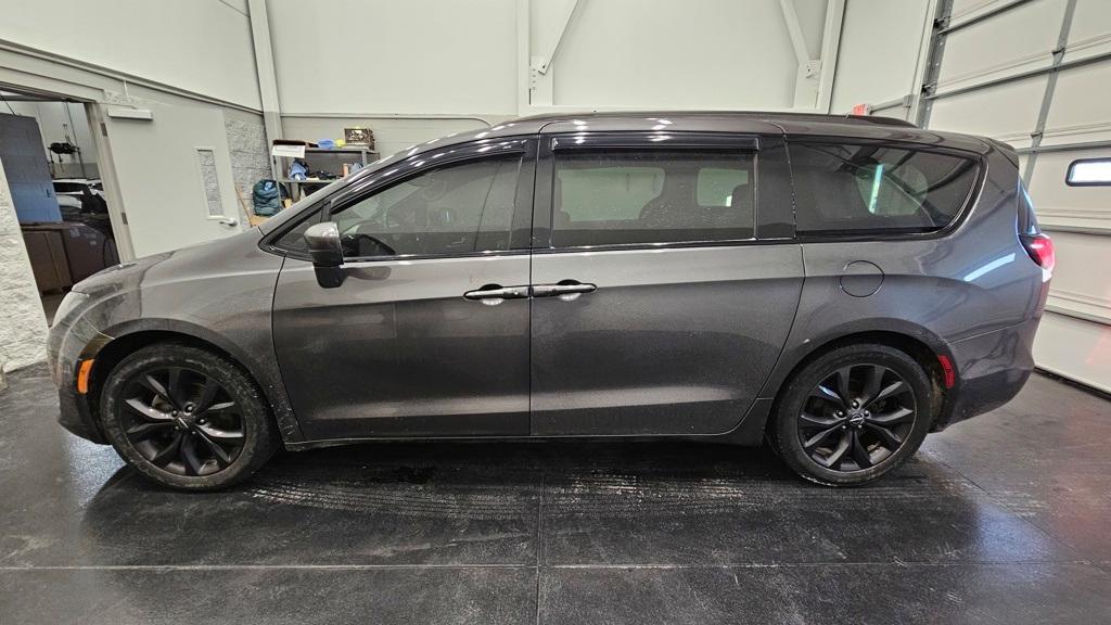 used 2018 Chrysler Pacifica car, priced at $14,987