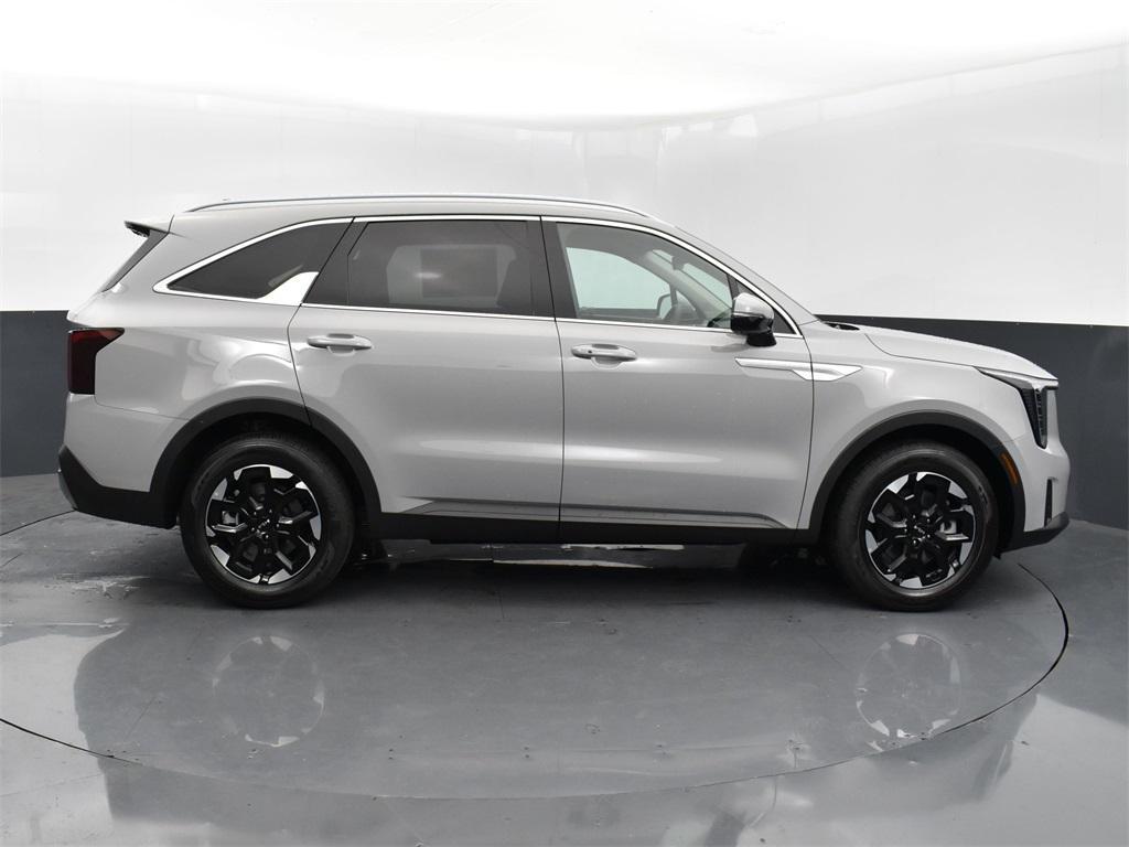used 2025 Kia Sorento car, priced at $34,987