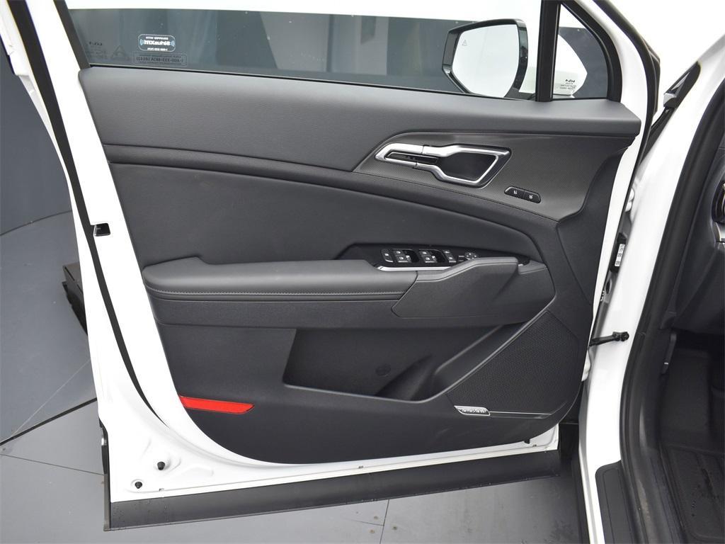 new 2025 Kia Sportage Hybrid car, priced at $39,375