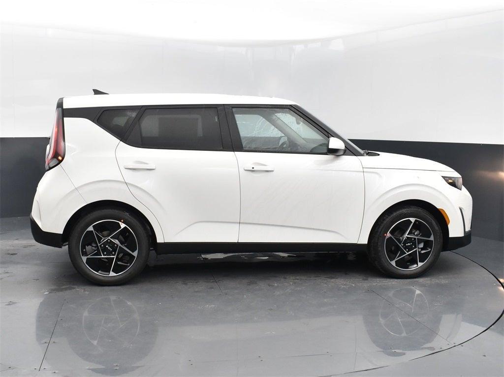 new 2025 Kia Soul car, priced at $24,201