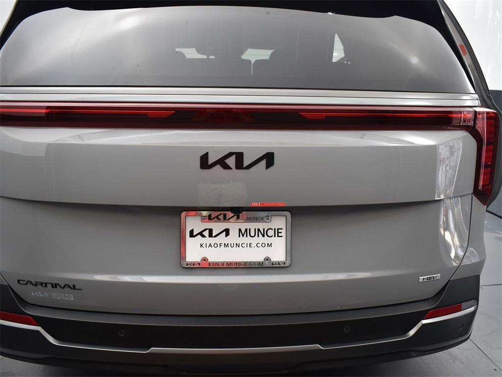 new 2026 Kia Carnival Hybrid car, priced at $48,731