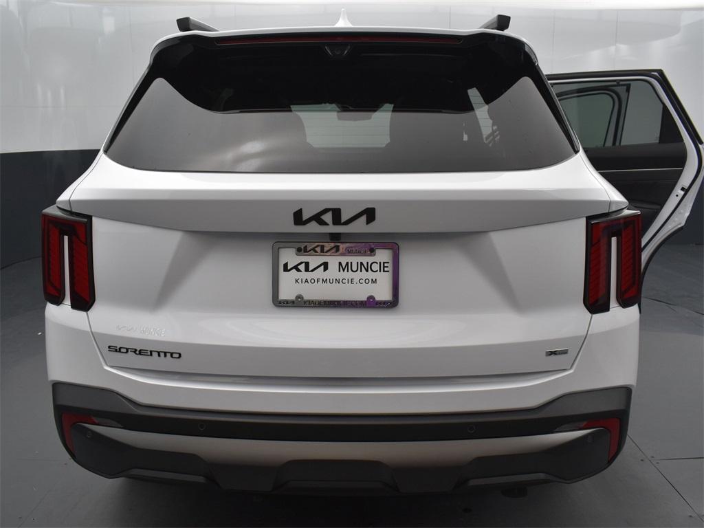 new 2025 Kia Sorento car, priced at $44,249