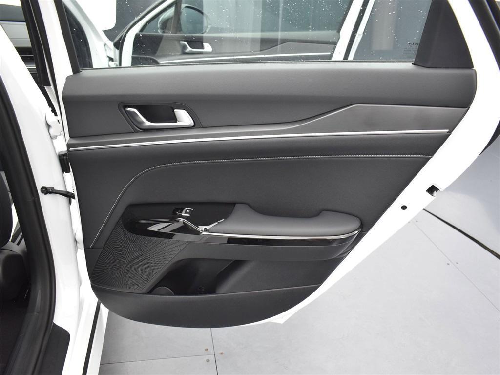 new 2025 Kia K5 car, priced at $29,819