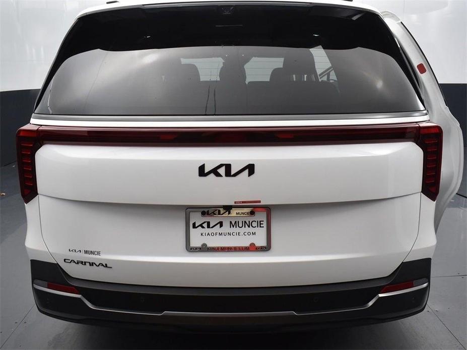 new 2025 Kia Carnival car, priced at $52,755