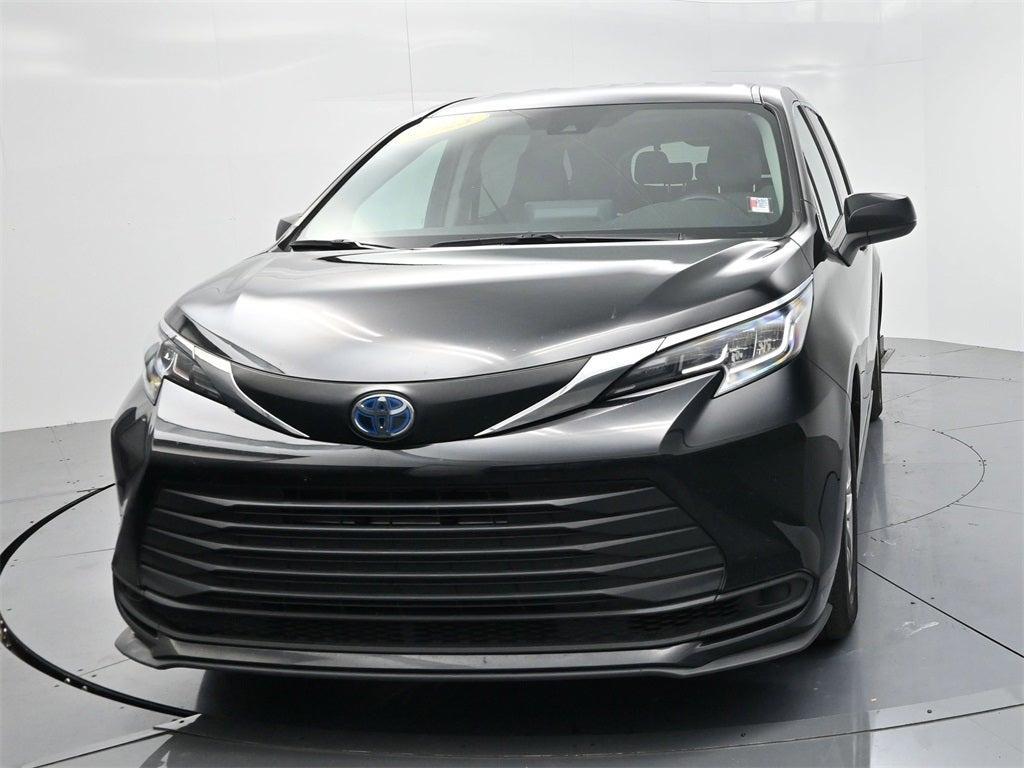 used 2023 Toyota Sienna car, priced at $28,187