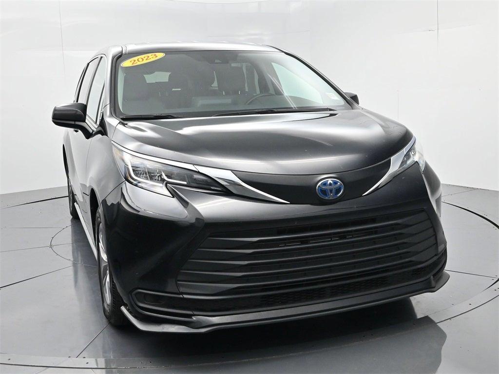 used 2023 Toyota Sienna car, priced at $28,187