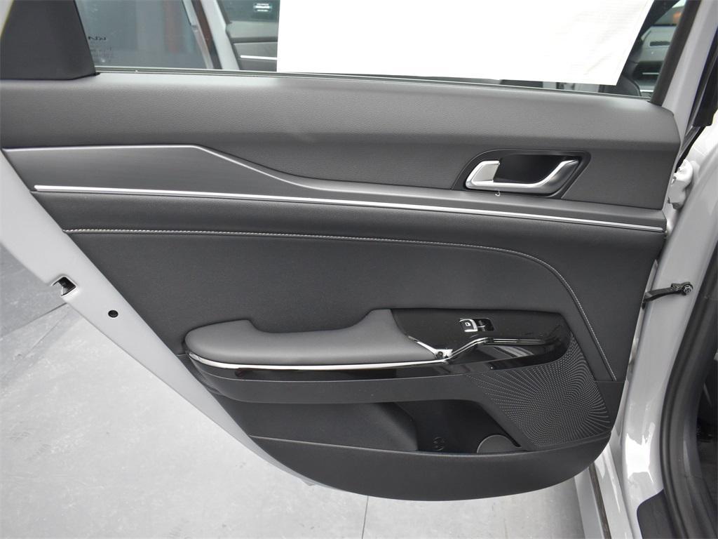 new 2025 Kia K5 car, priced at $28,976