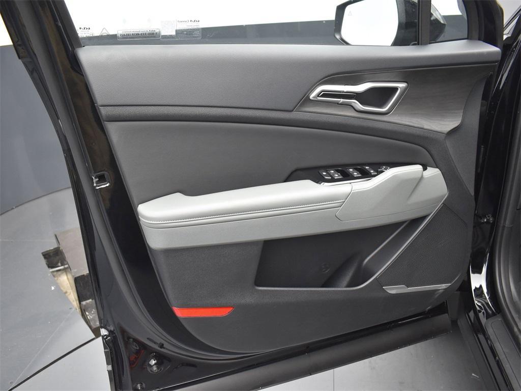 new 2025 Kia Sportage car, priced at $31,818