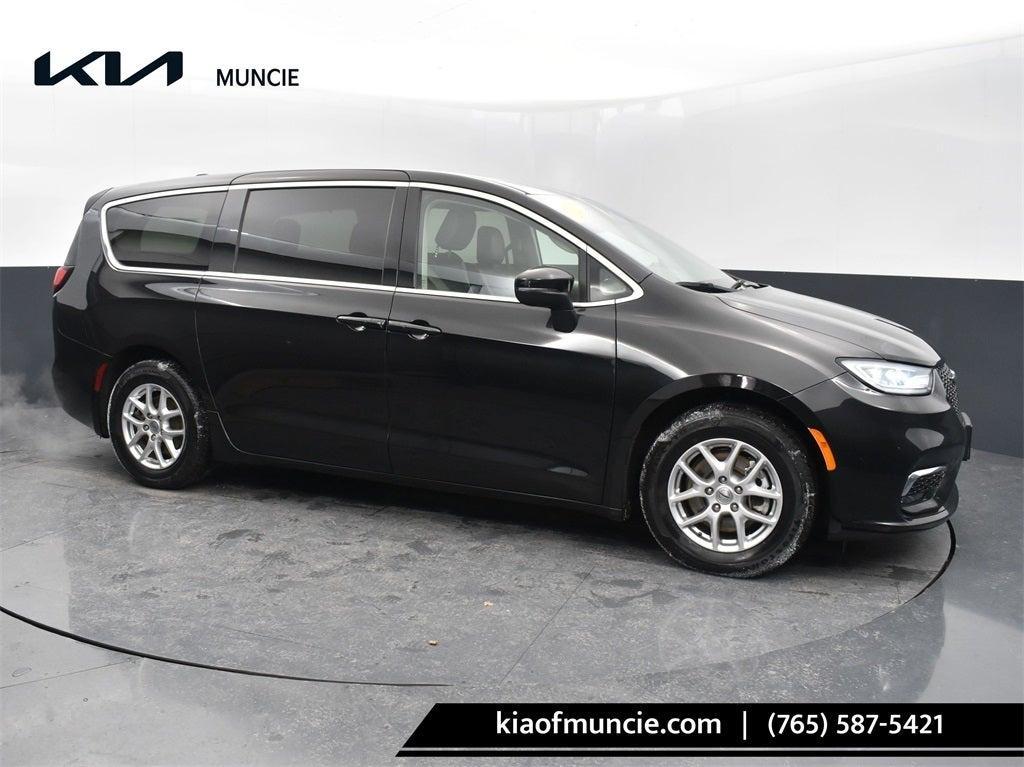 used 2023 Chrysler Pacifica car, priced at $25,977