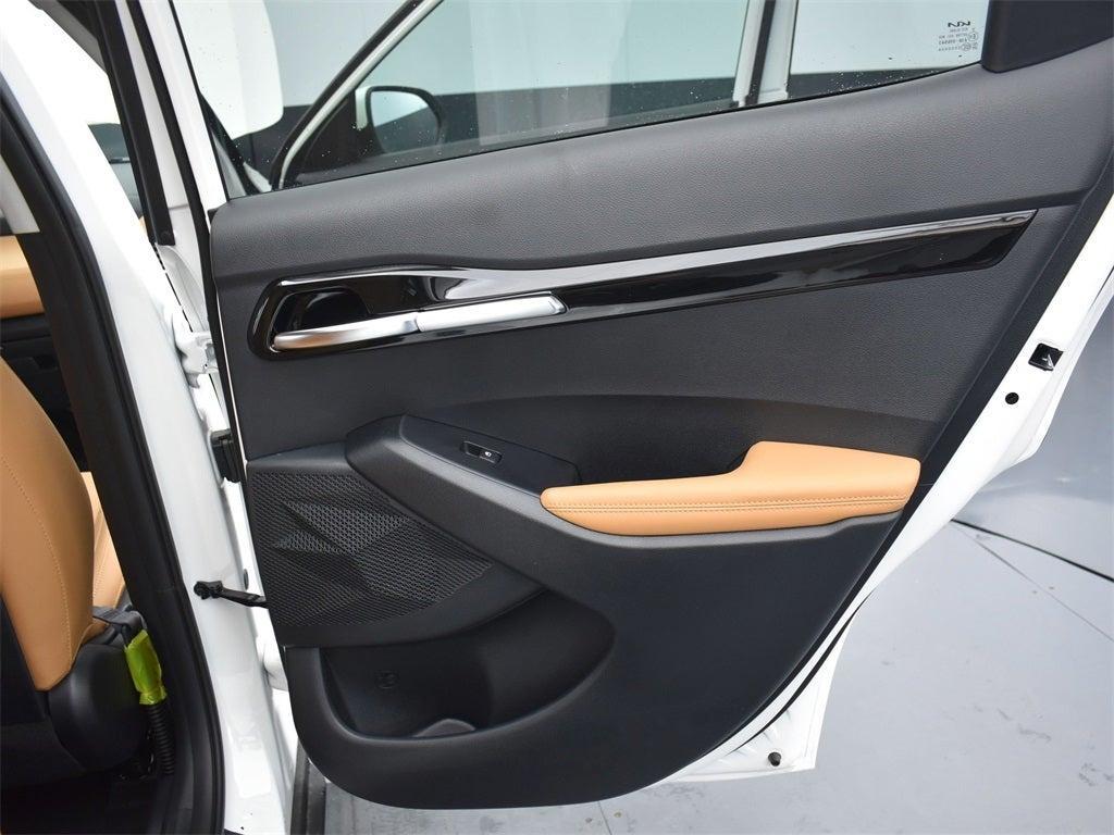 new 2025 Kia Seltos car, priced at $28,654