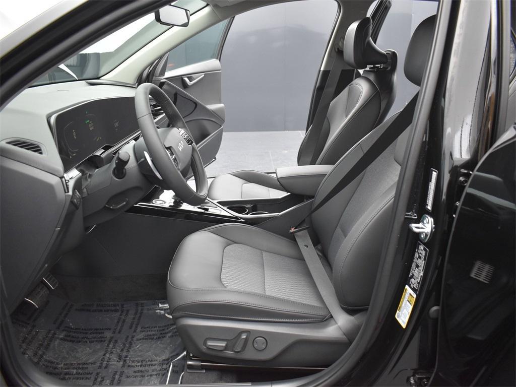 new 2025 Kia Niro car, priced at $31,628