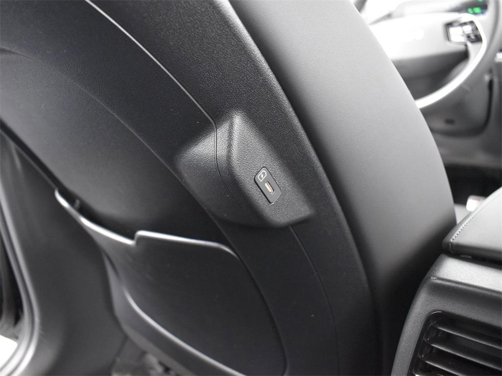 new 2025 Kia Niro car, priced at $31,628