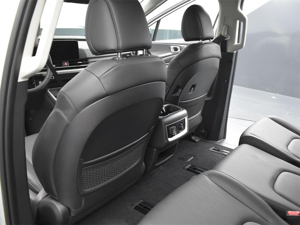 new 2025 Kia Carnival car, priced at $46,093