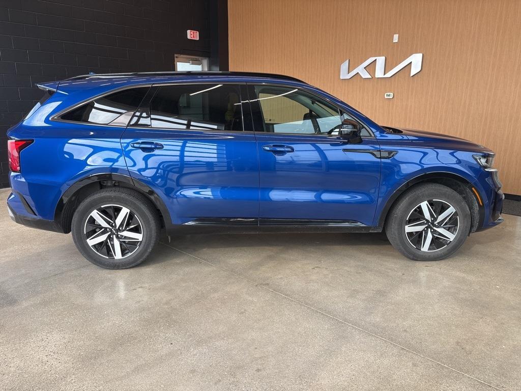 used 2022 Kia Sorento car, priced at $30,629