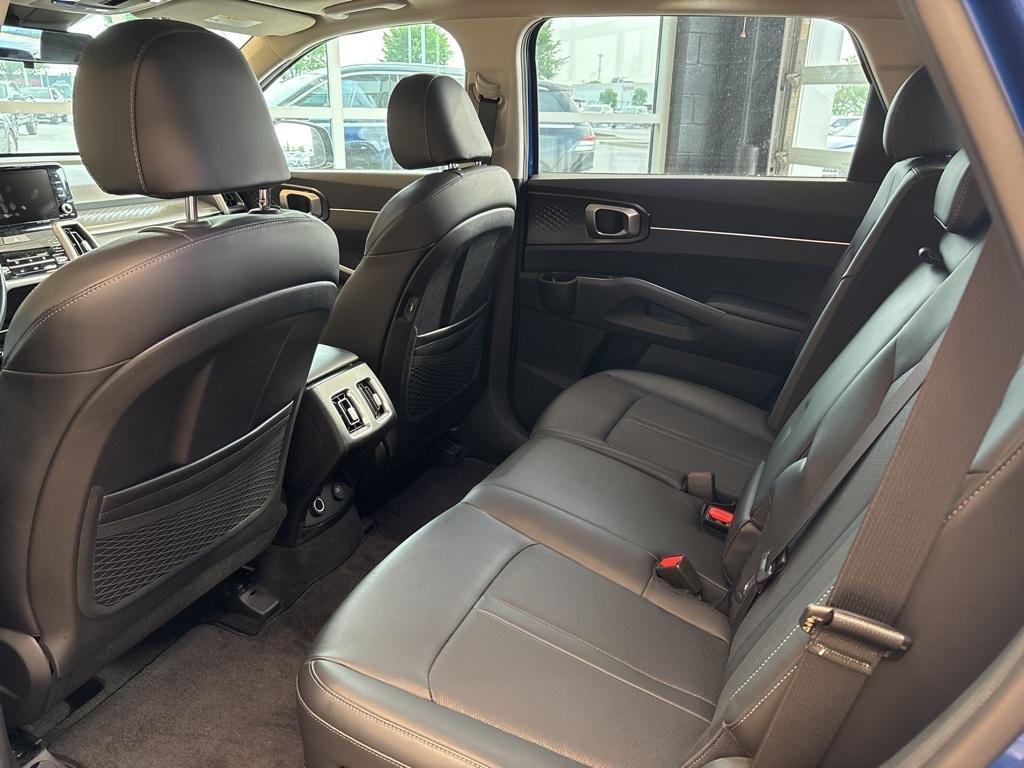 used 2022 Kia Sorento car, priced at $30,629