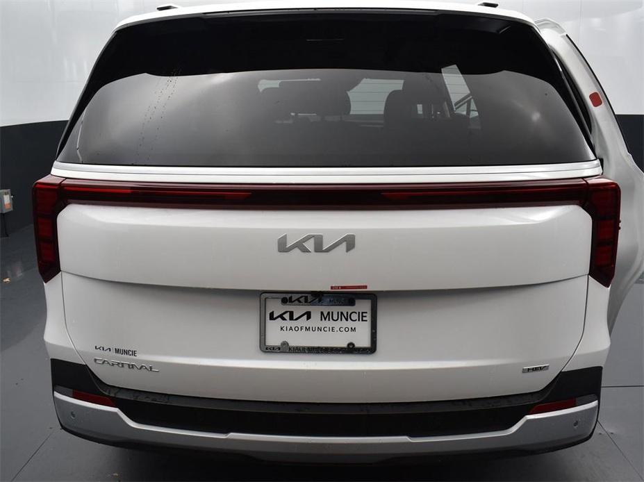 new 2025 Kia Carnival Hybrid car, priced at $45,230