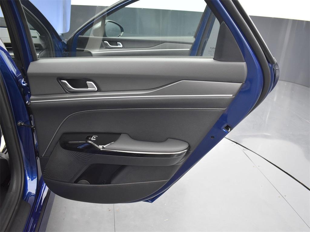 new 2025 Kia K5 car, priced at $30,912