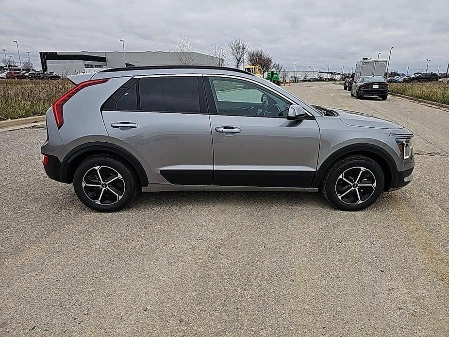 new 2025 Kia Niro car, priced at $30,718