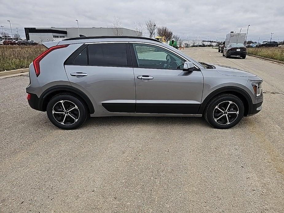 new 2025 Kia Niro car, priced at $30,718