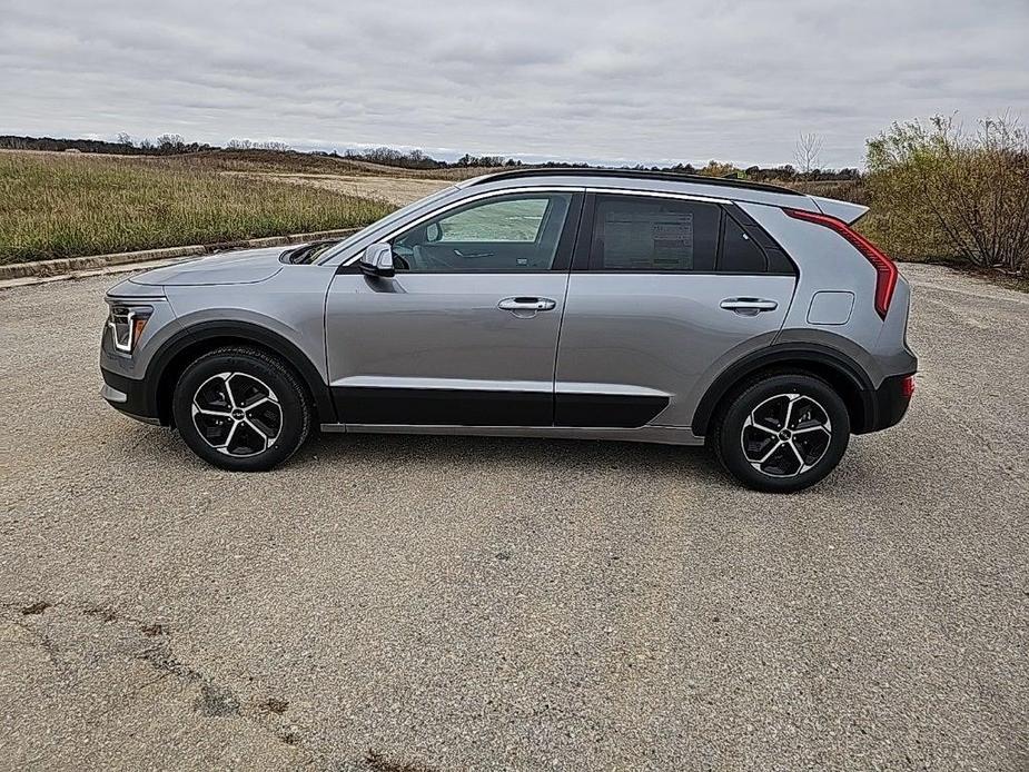 new 2025 Kia Niro car, priced at $30,718