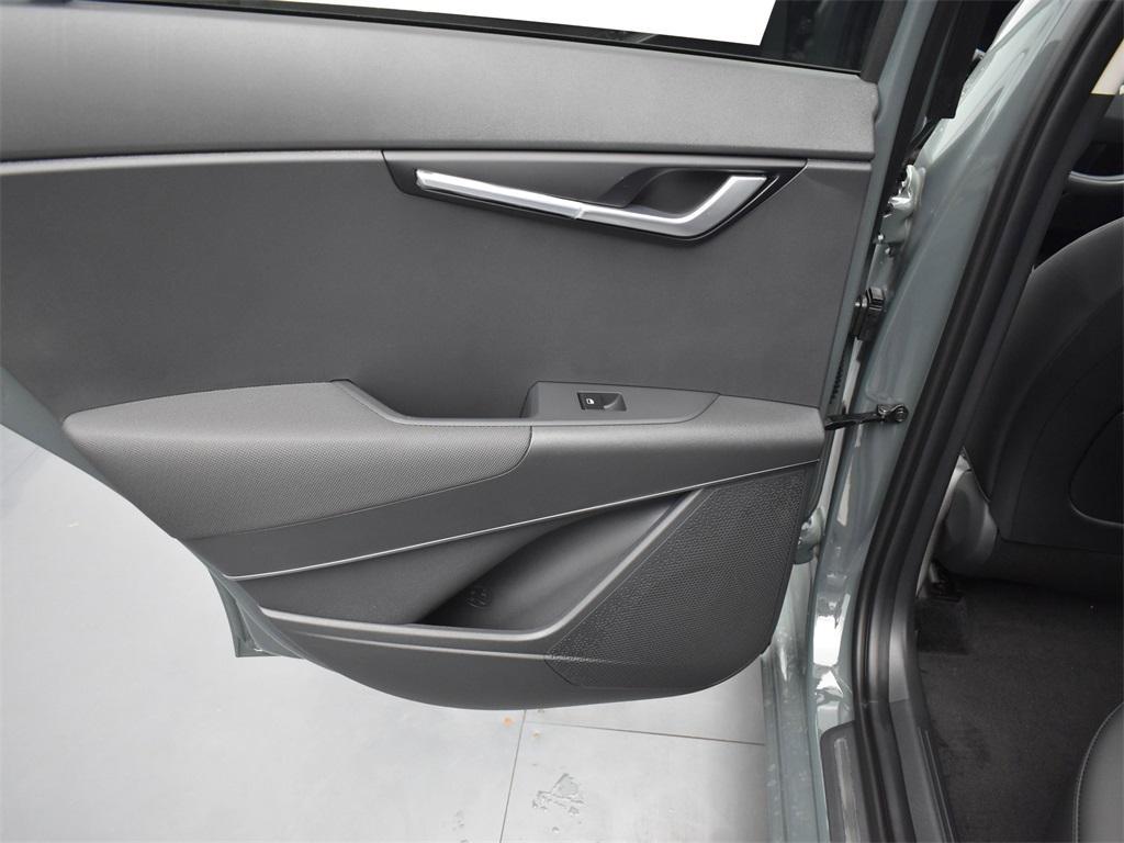 new 2025 Kia Niro car, priced at $34,845