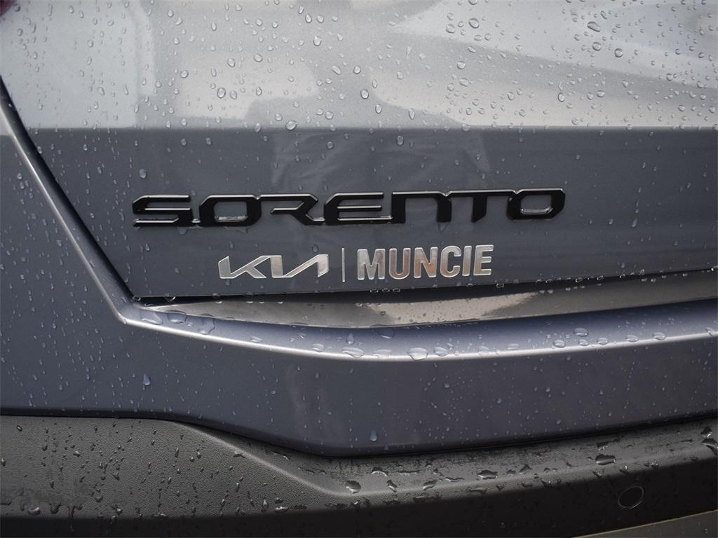 new 2025 Kia Sorento car, priced at $39,933