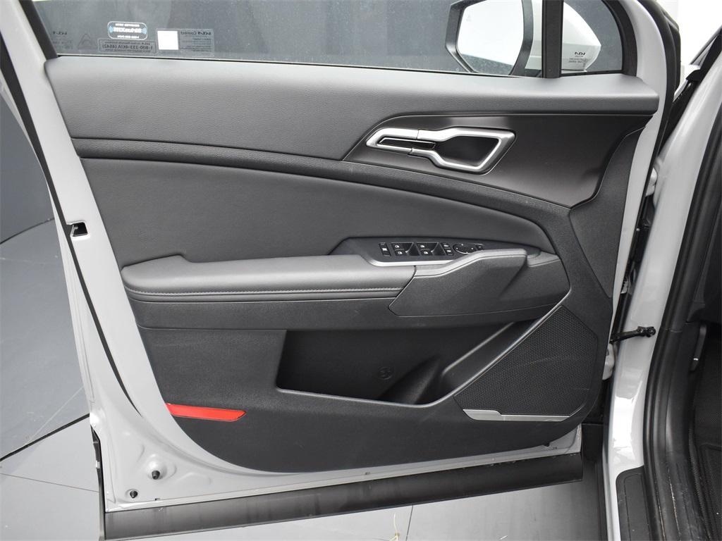 new 2026 Kia Sportage car, priced at $33,080