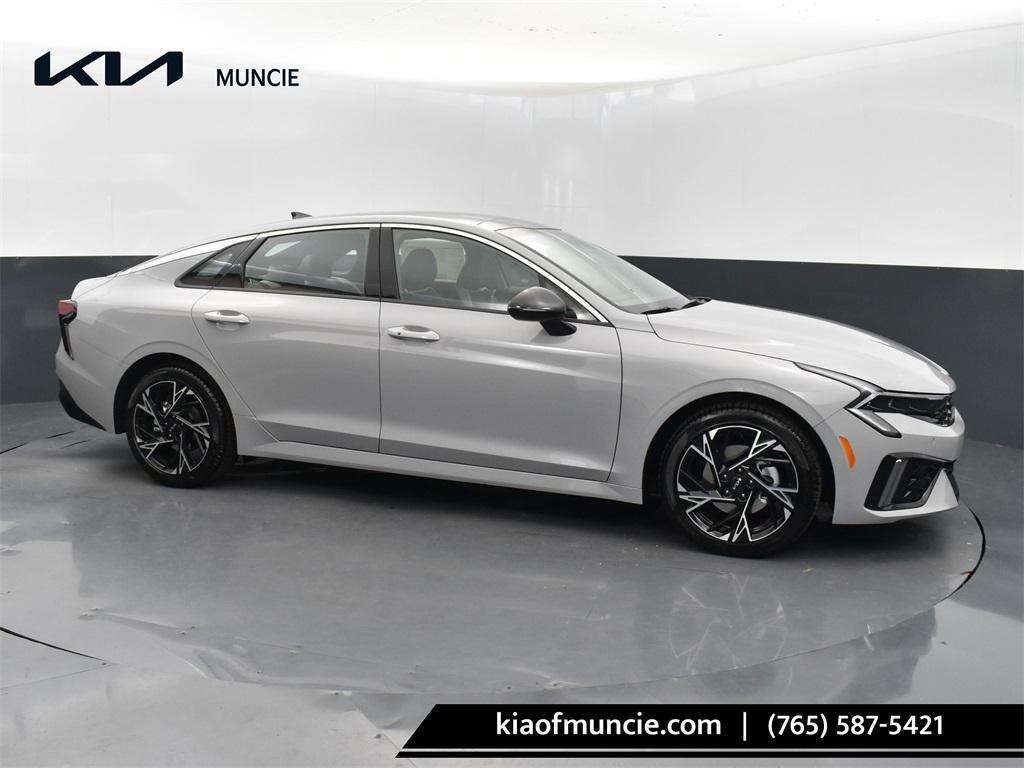 new 2025 Kia K5 car, priced at $29,528