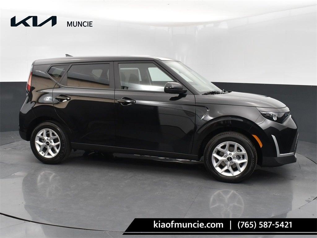 new 2025 Kia Soul car, priced at $21,998