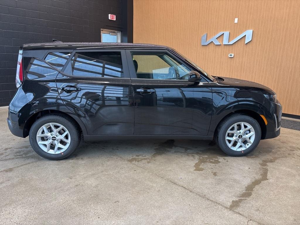 new 2025 Kia Soul car, priced at $21,998
