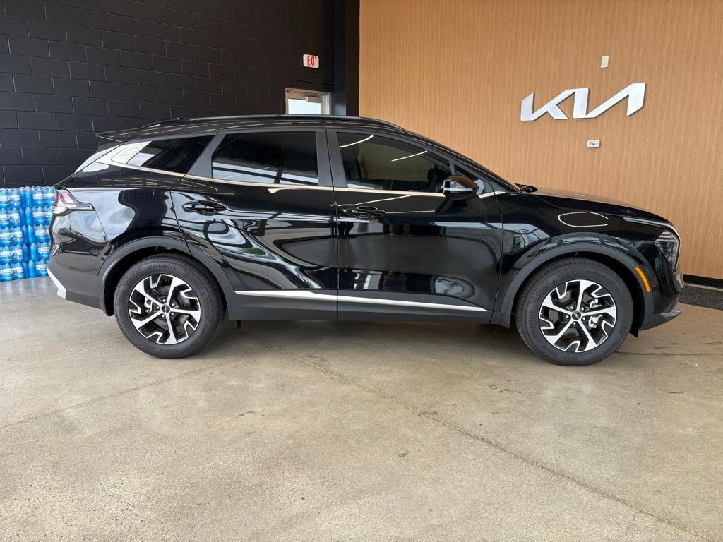 new 2025 Kia Sportage car, priced at $30,316