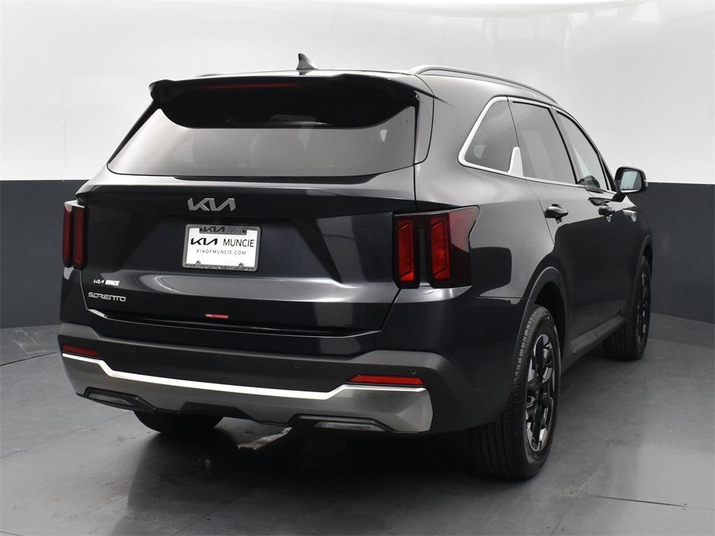 new 2025 Kia Sorento car, priced at $33,738