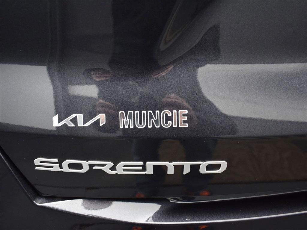 new 2025 Kia Sorento car, priced at $33,738