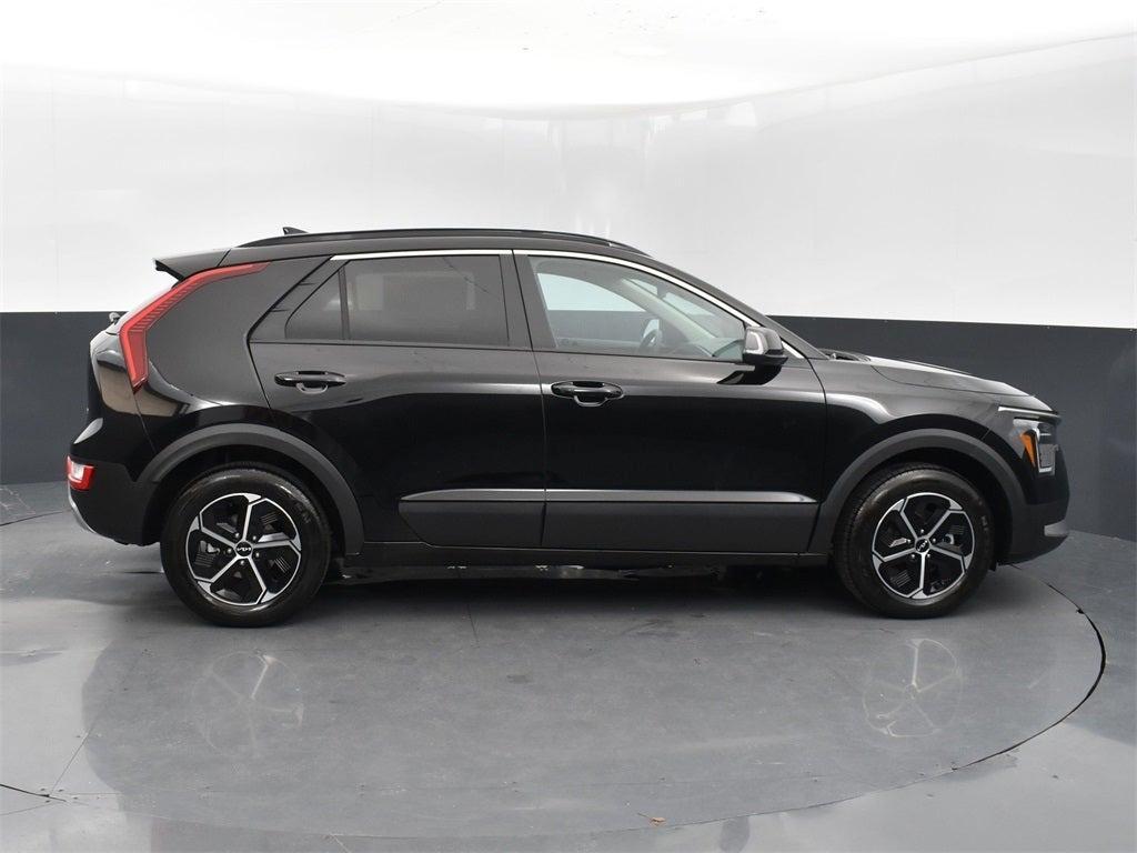 new 2025 Kia Niro car, priced at $29,876