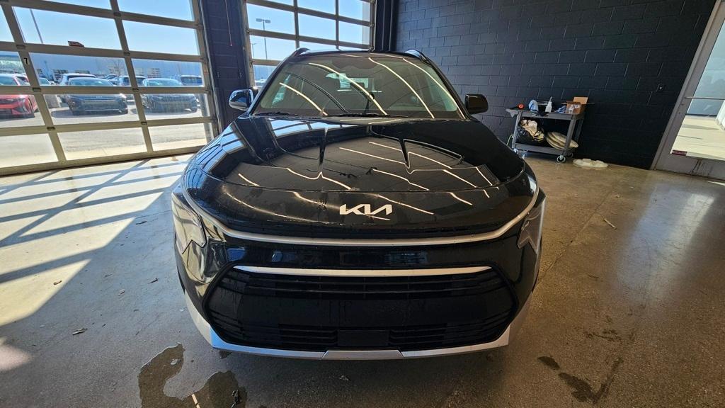 new 2025 Kia Niro car, priced at $30,376
