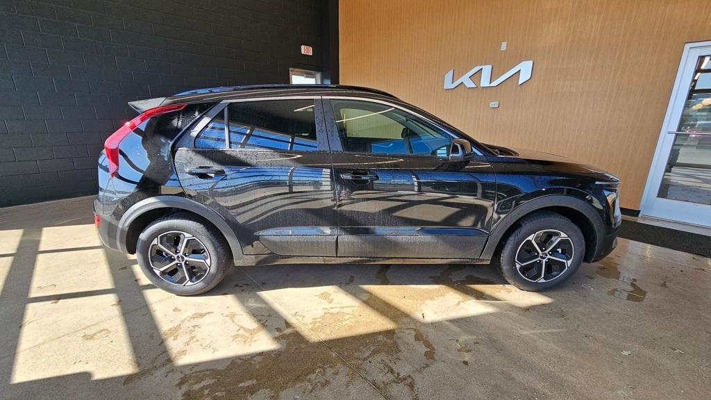 new 2025 Kia Niro car, priced at $30,376